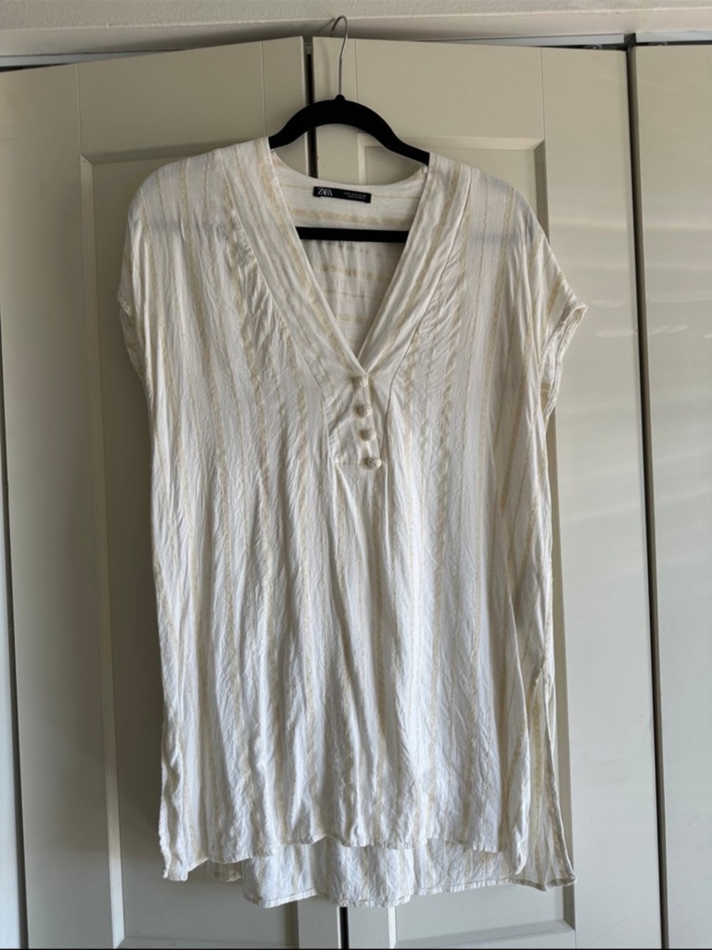 Zara Cream V-Neck Short Sleeve Tunic with Subtle Stripes